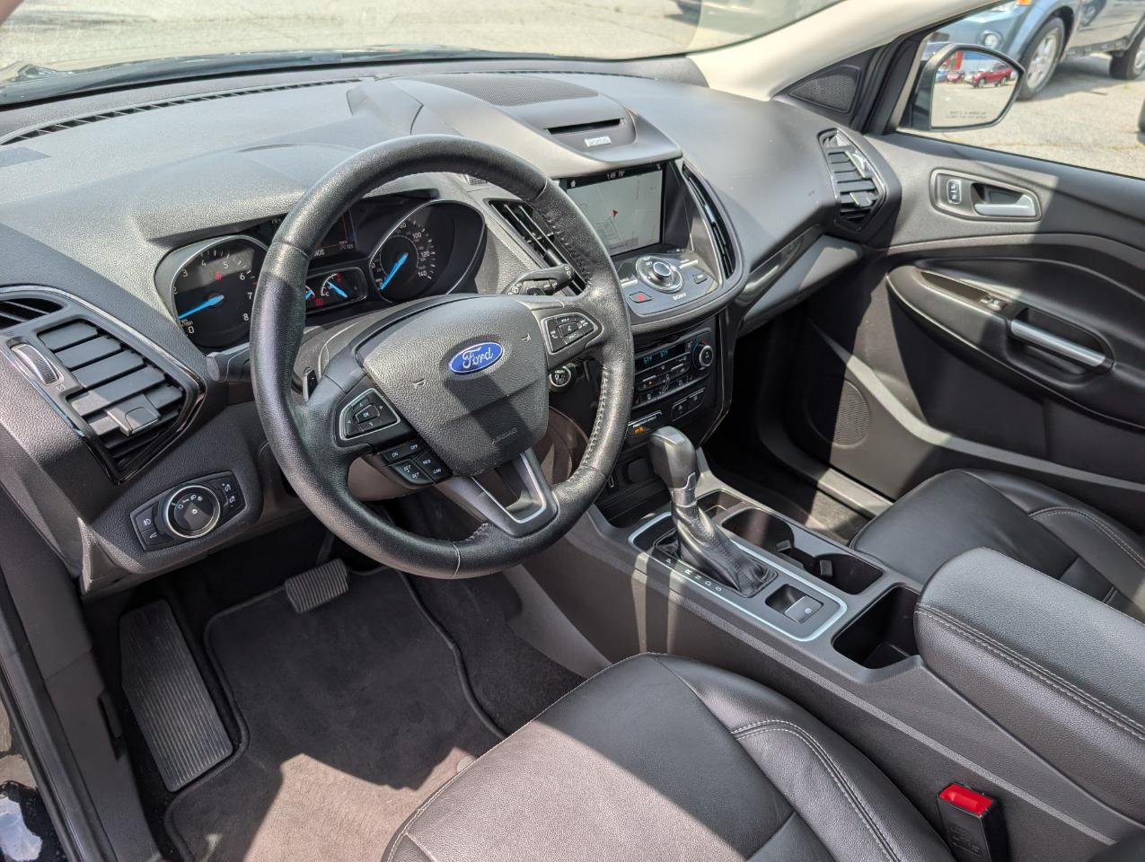 Ford Escape Titanium 4WD 2017