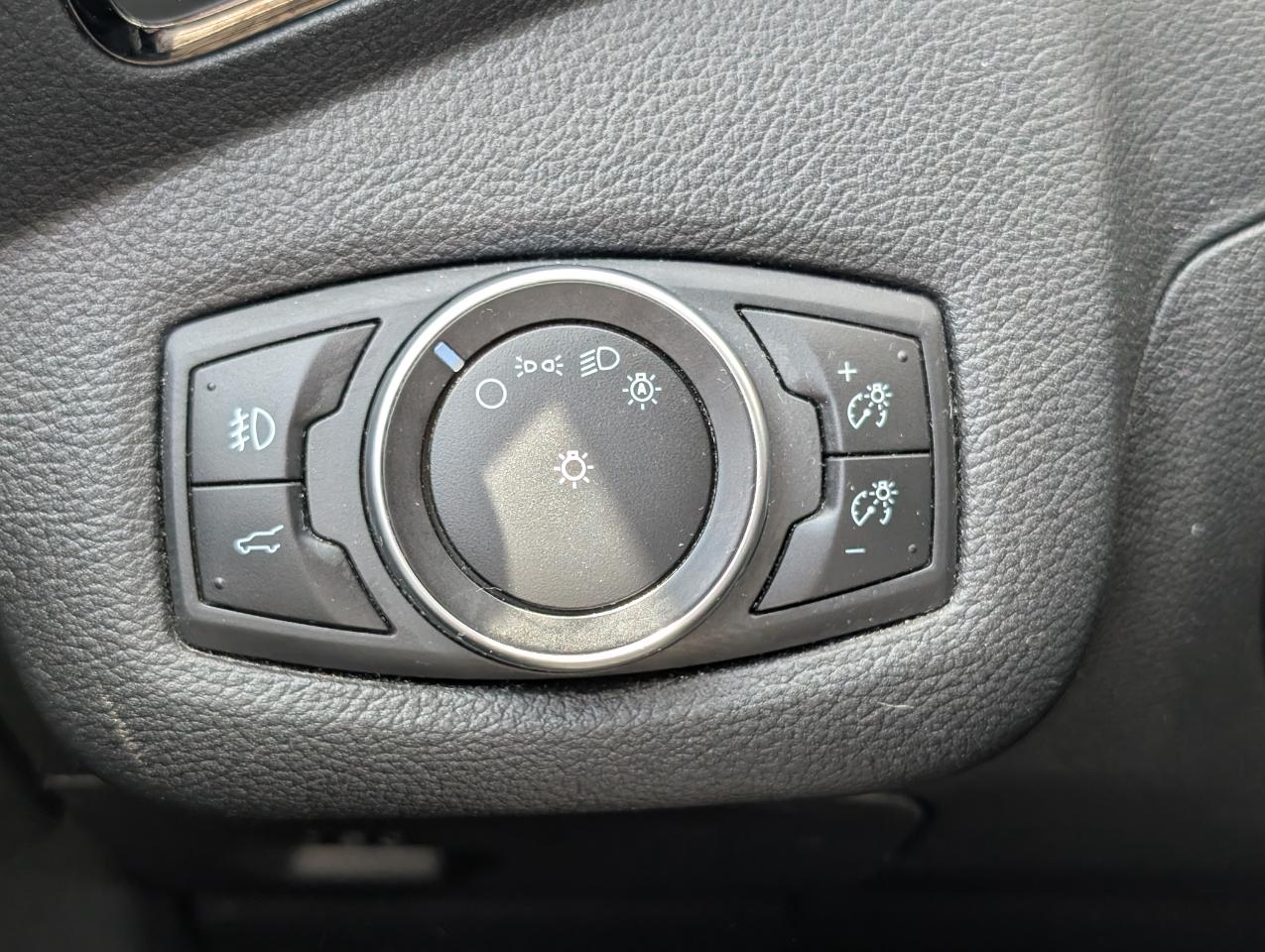 Ford Escape Titanium 4WD 2017