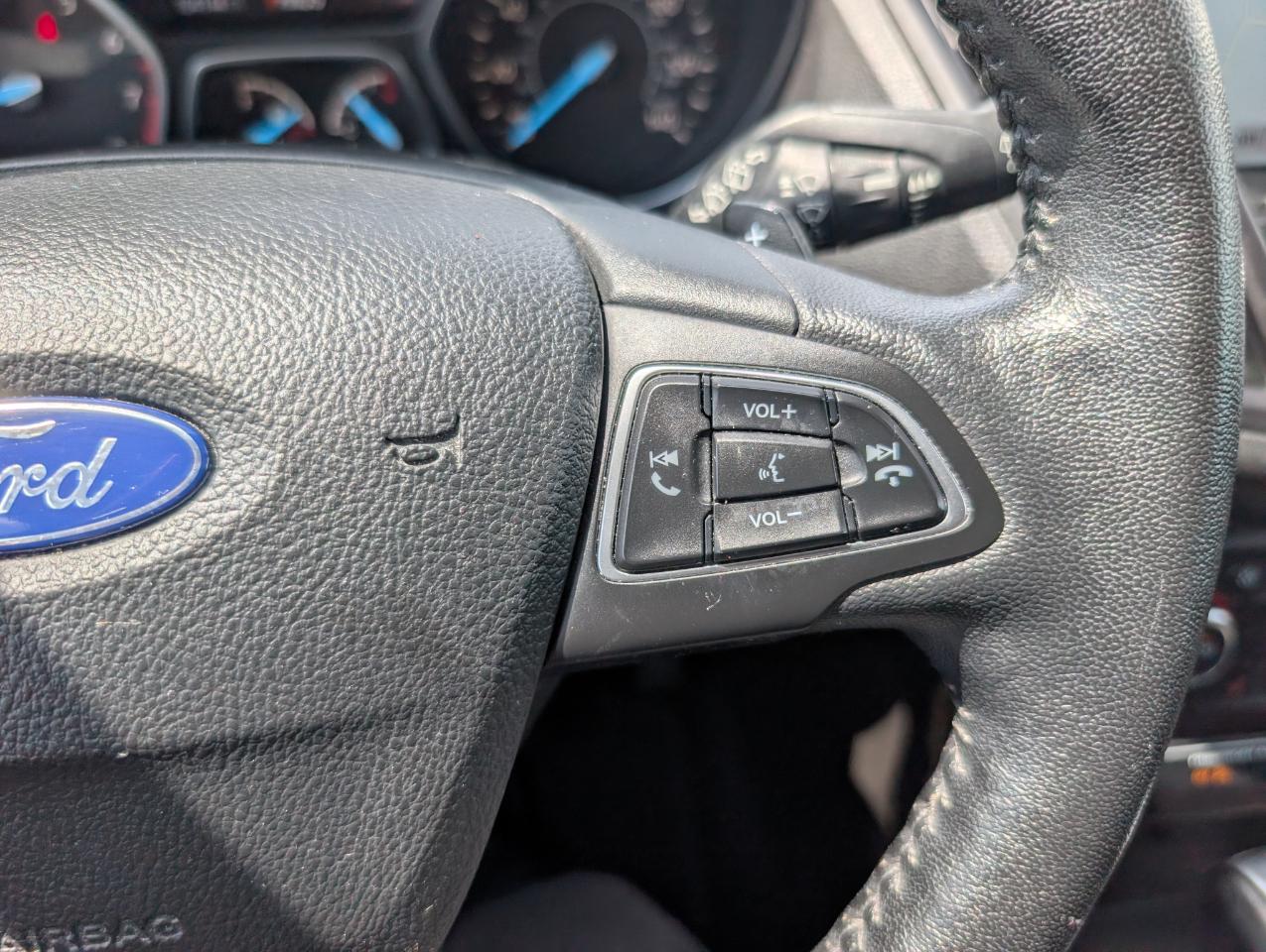 Ford Escape Titanium 4WD 2017