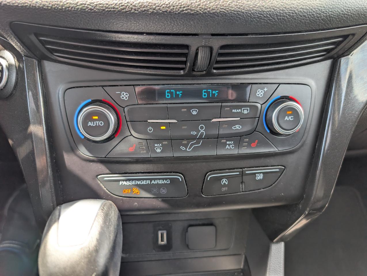 Ford Escape Titanium 4WD 2017