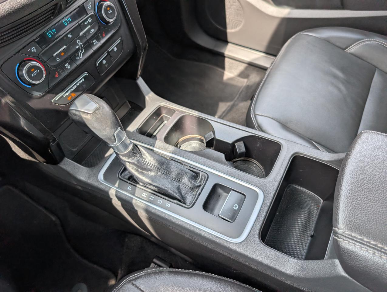 Ford Escape Titanium 4WD 2017