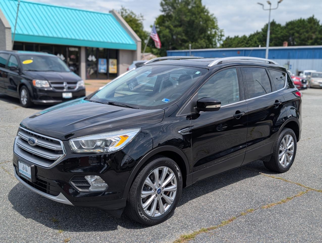 Ford Escape photo 2