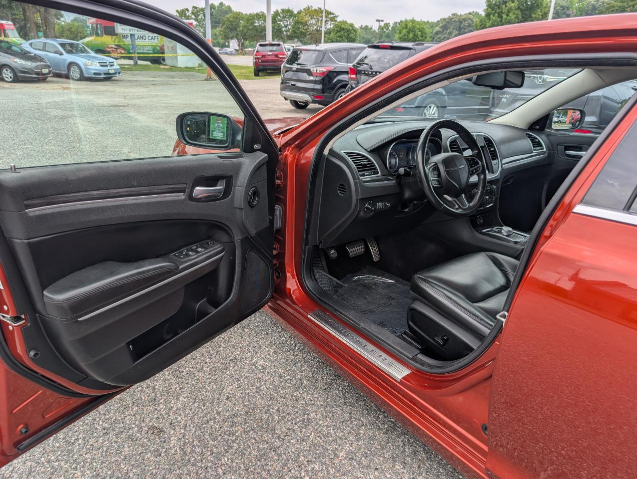Chrysler 300 Touring L RWD 2021