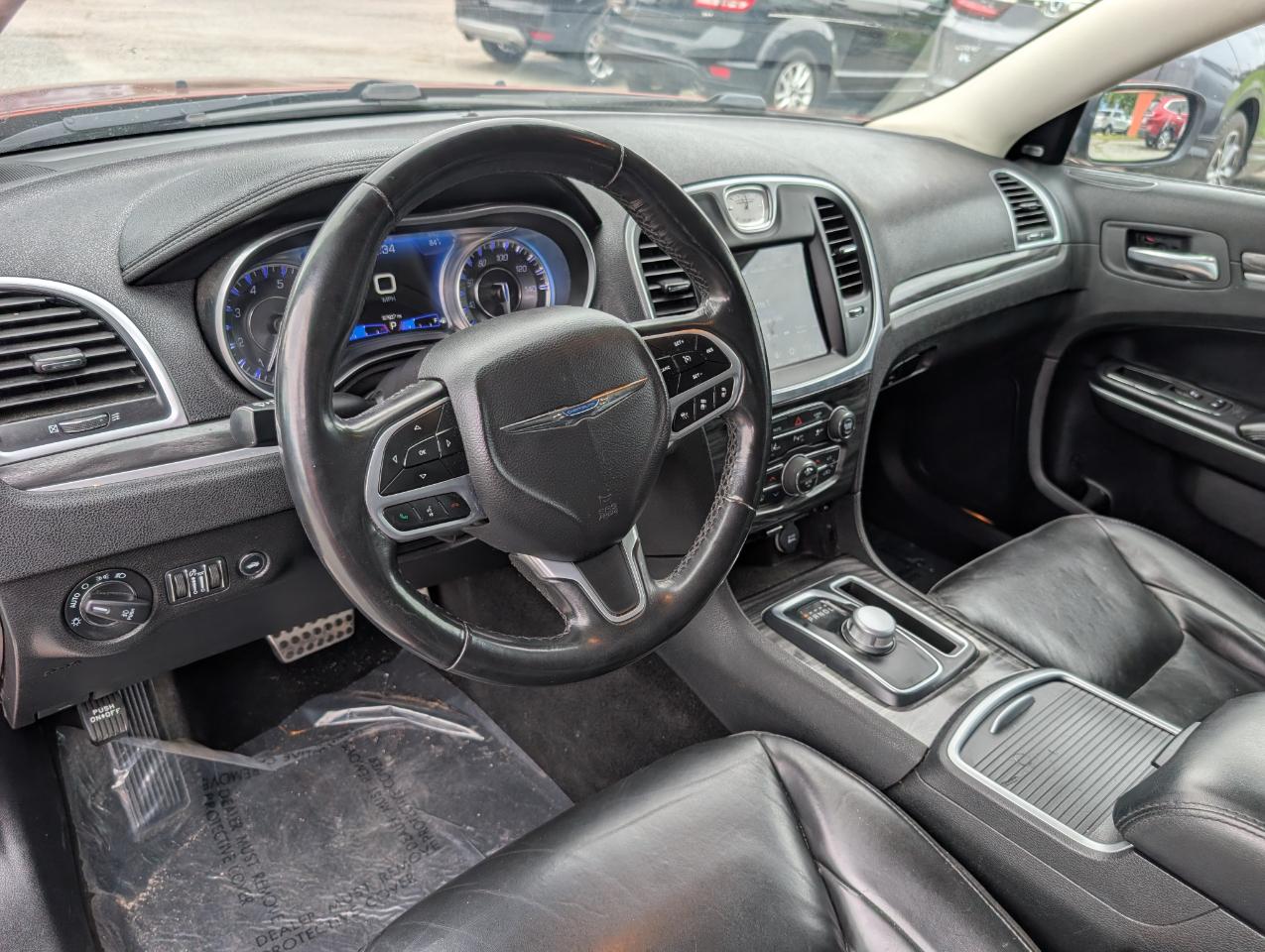 Chrysler 300 Touring L RWD 2021