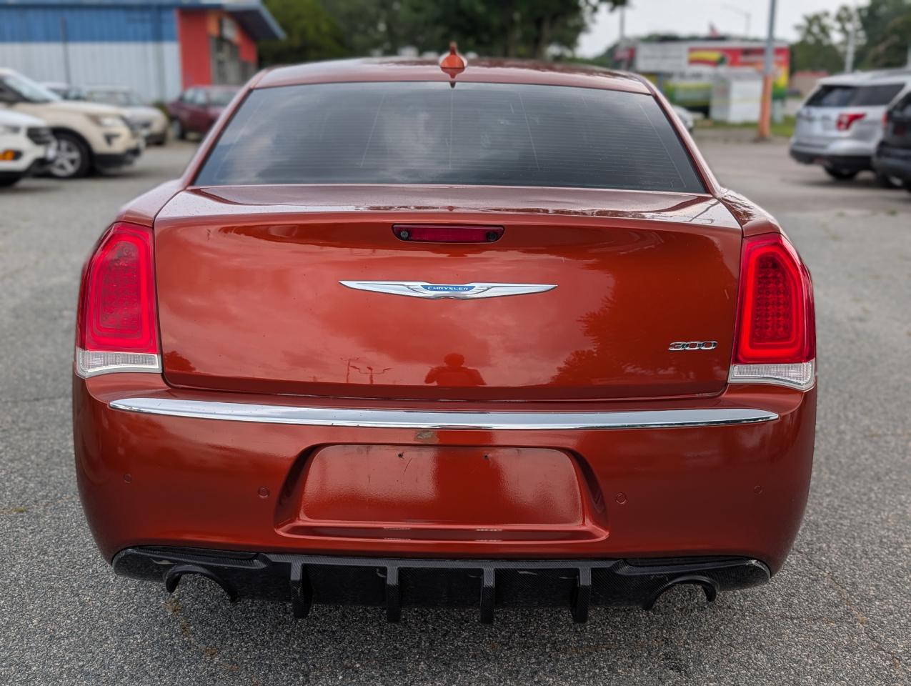 Chrysler 300 Touring L RWD 2021
