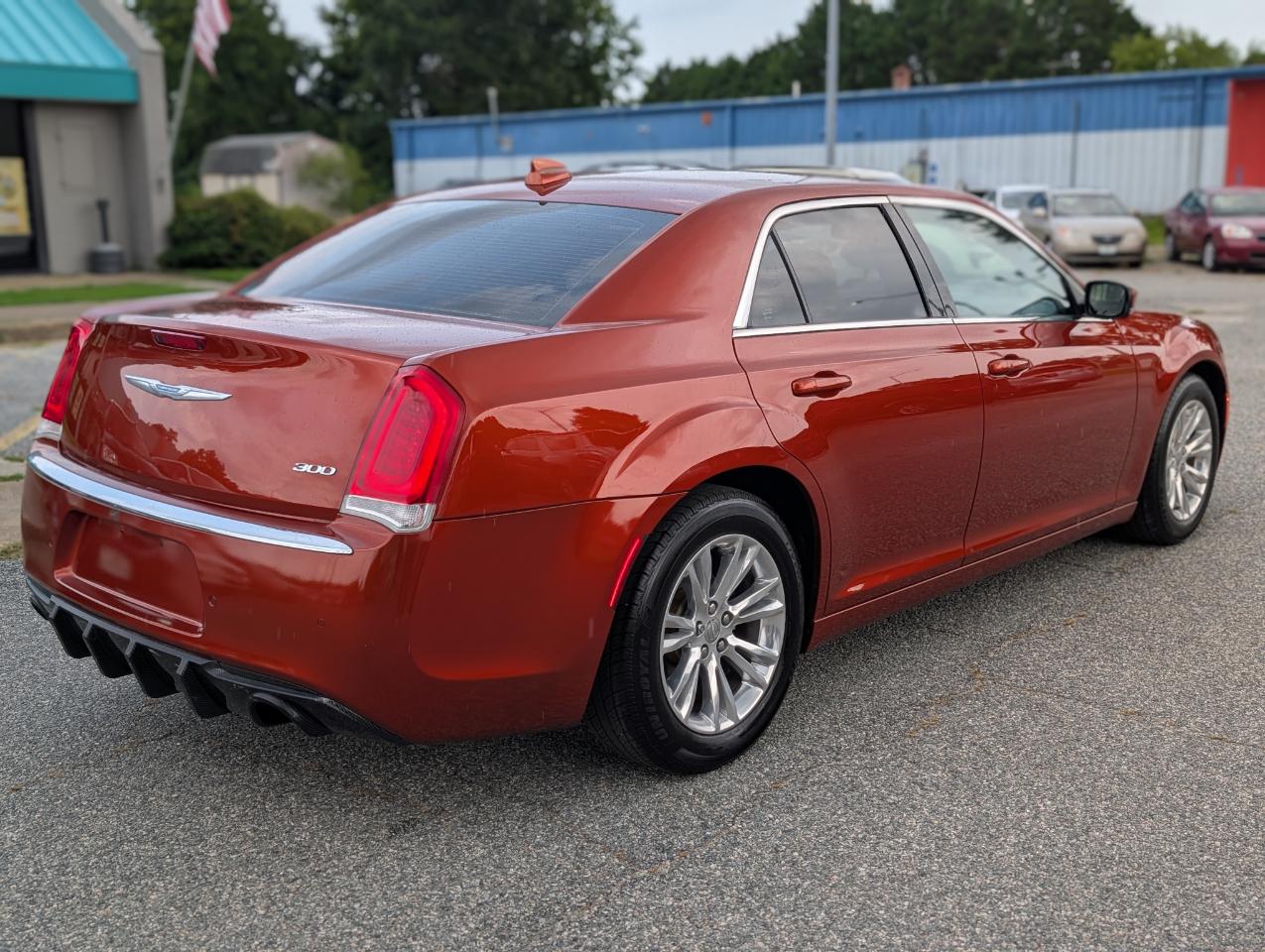 Chrysler 300 Touring L RWD 2021
