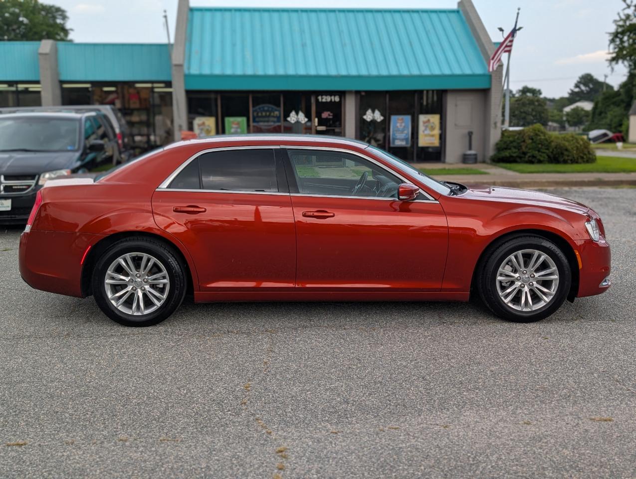 Chrysler 300 Touring L RWD 2021
