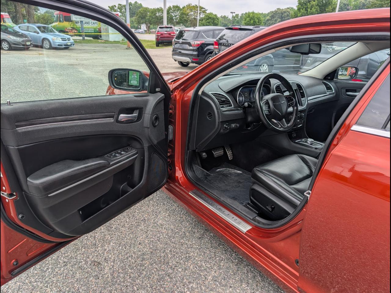 Chrysler 300 Touring L RWD 2021