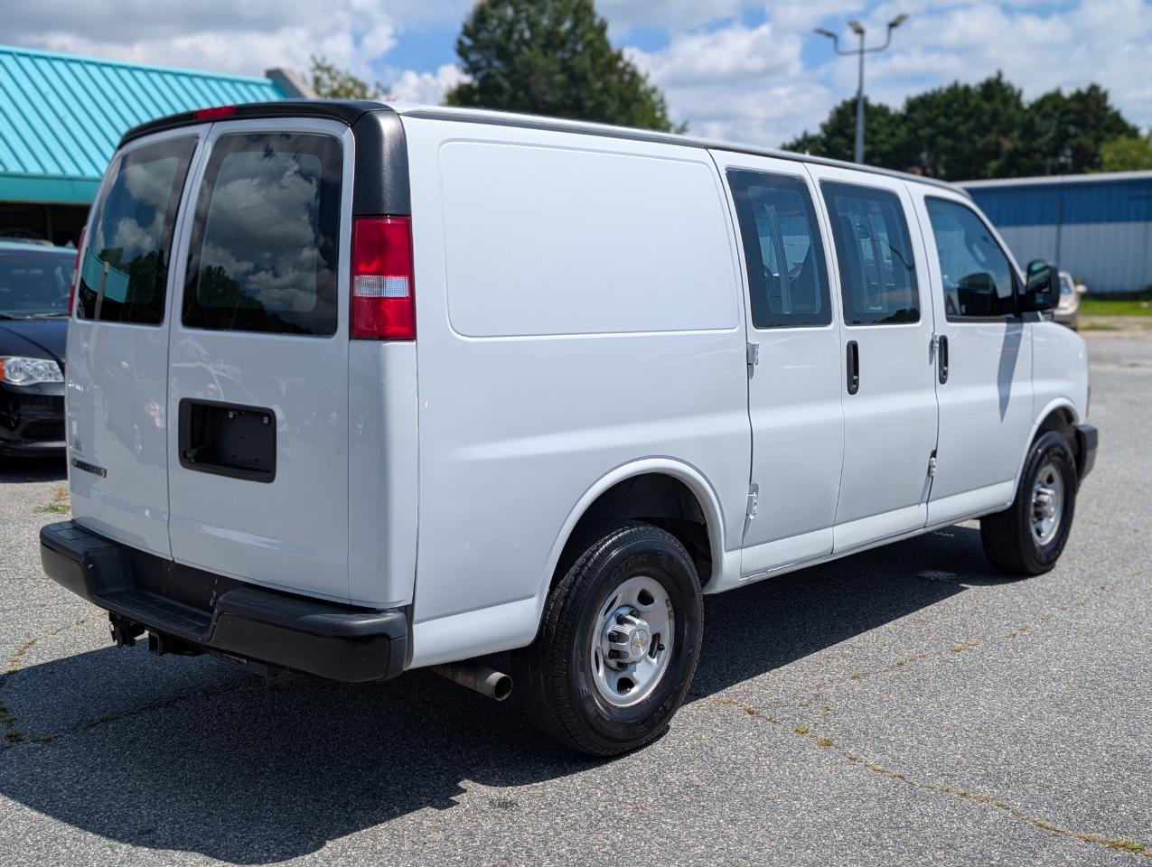 Chevrolet Express Cargo Van RWD 2500 135" 2021