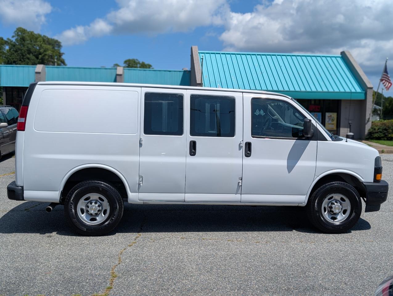 Chevrolet Express Cargo Van RWD 2500 135" 2021