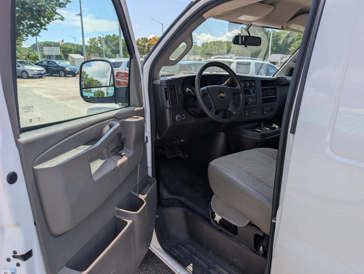 Chevrolet Express Cargo Van RWD 2500 135" 2021