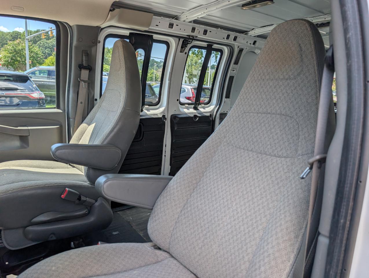 Chevrolet Express Cargo Van RWD 2500 135" 2021