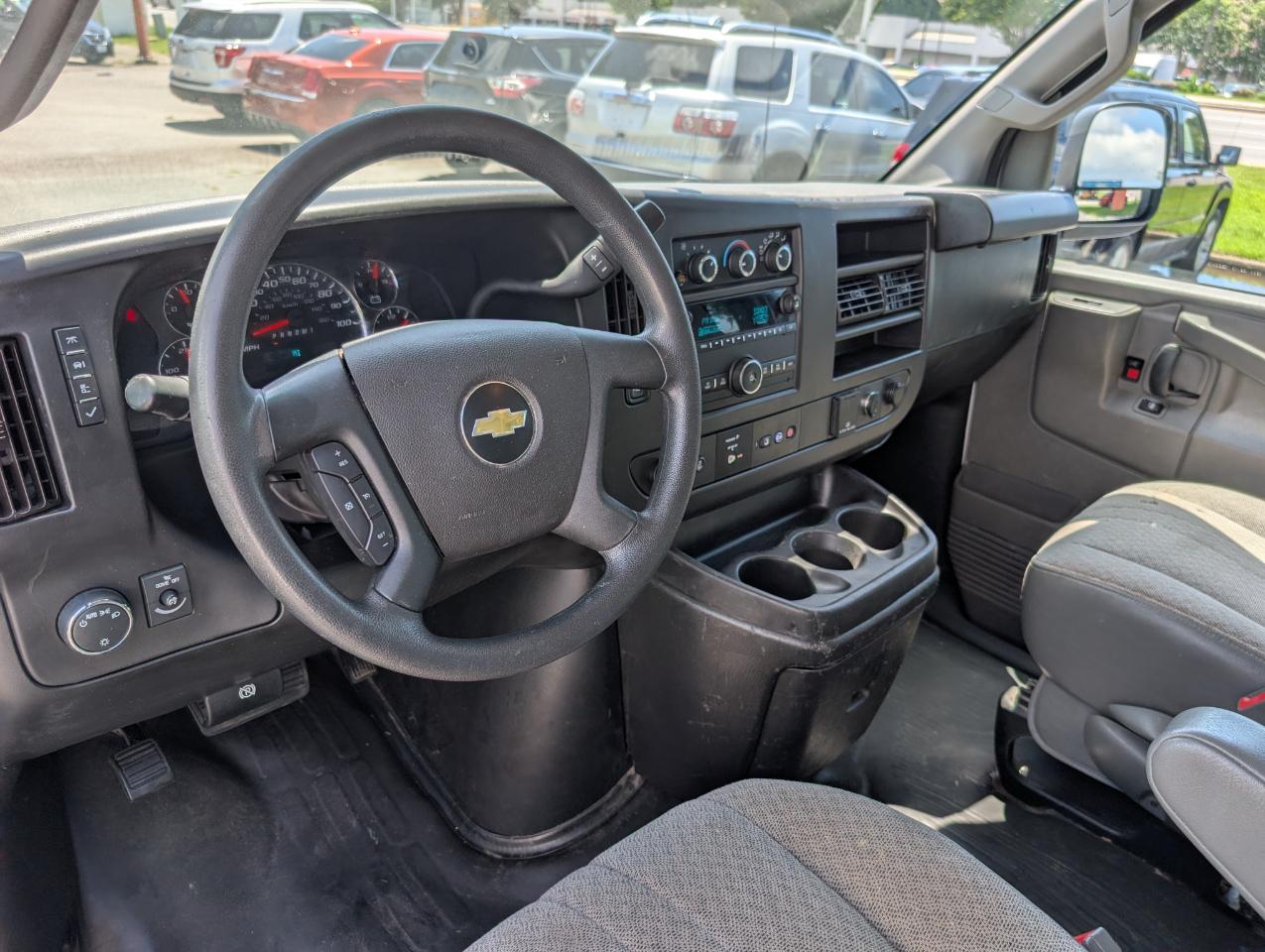 Chevrolet Express Cargo Van RWD 2500 135" 2021