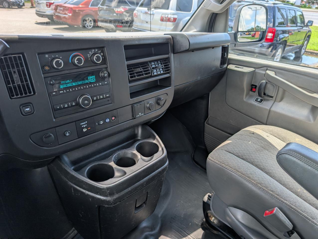 Chevrolet Express Cargo Van RWD 2500 135" 2021