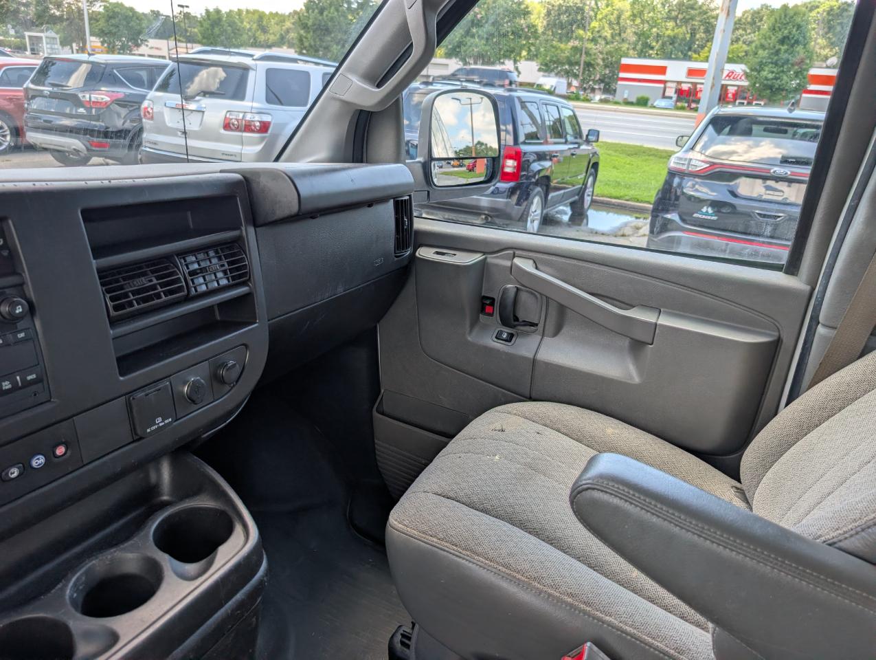 Chevrolet Express Cargo Van RWD 2500 135" 2021