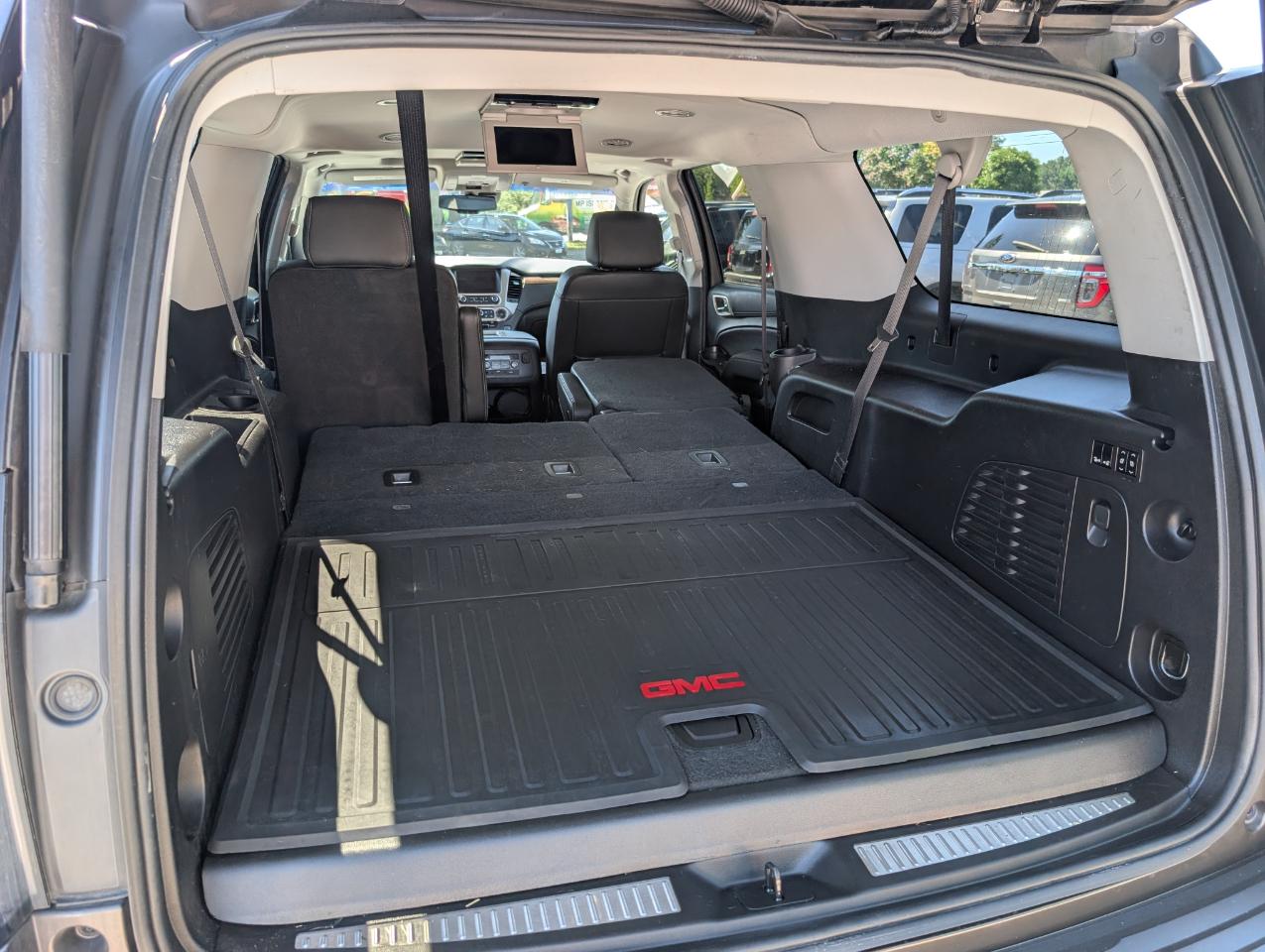 GMC Yukon XL Denali 4WD 2019