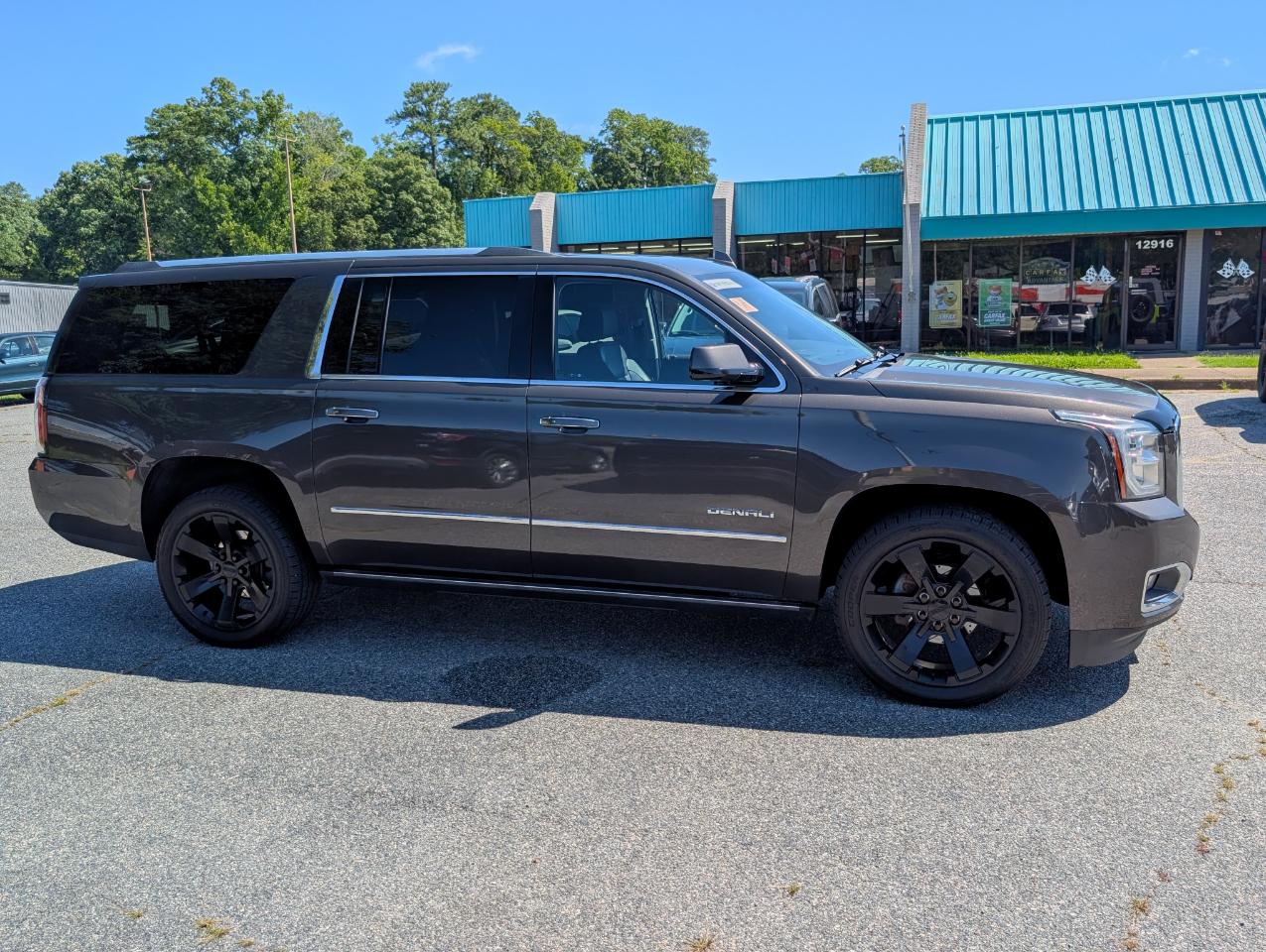 GMC Yukon XL Denali 4WD 2019