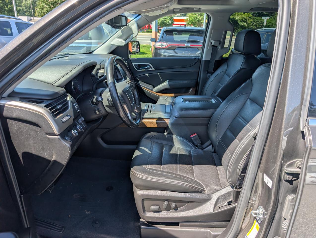 GMC Yukon XL Denali 4WD 2019