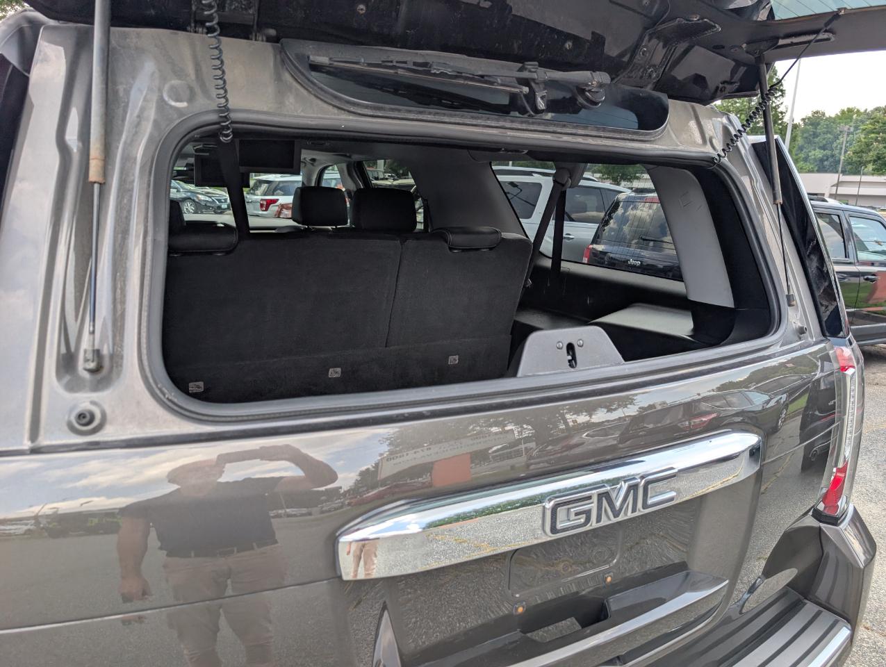 GMC Yukon XL Denali 4WD 2019