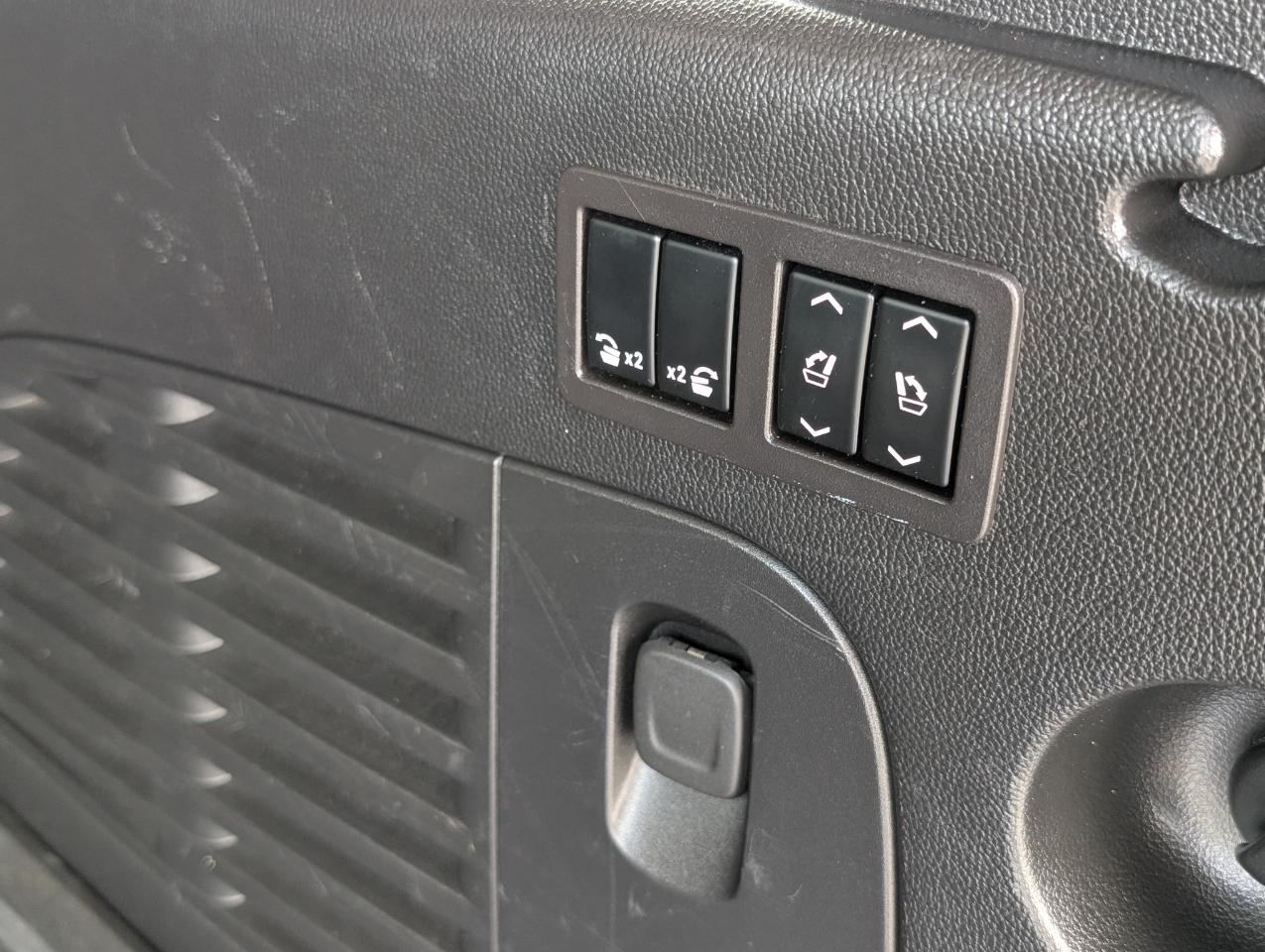 GMC Yukon XL Denali 4WD 2019