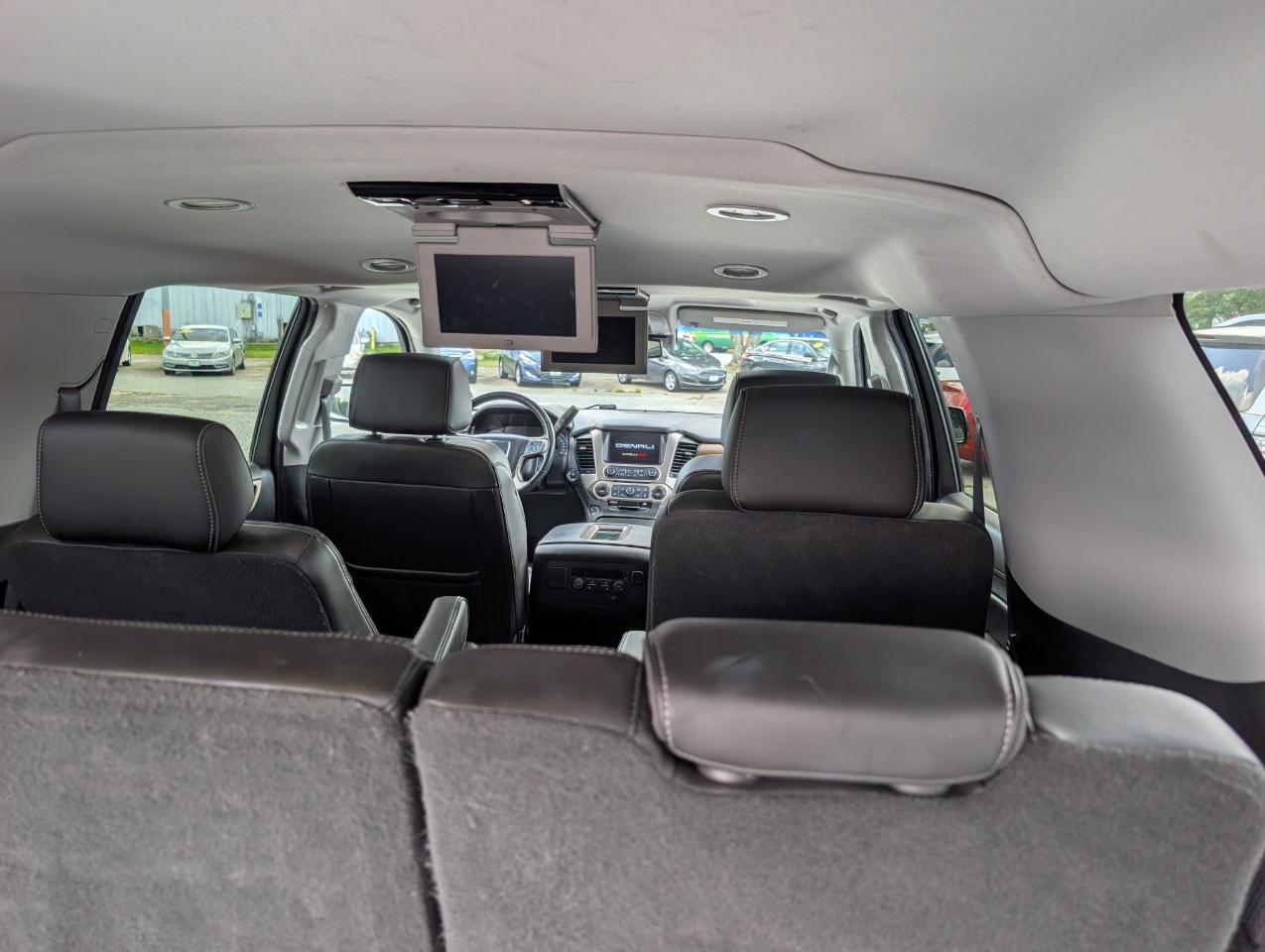 GMC Yukon XL Denali 4WD 2019