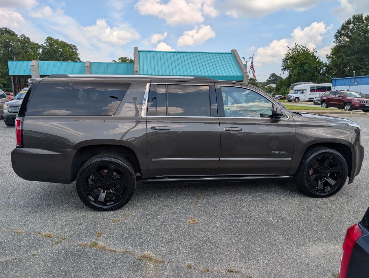GMC Yukon XL Denali 4WD 2019