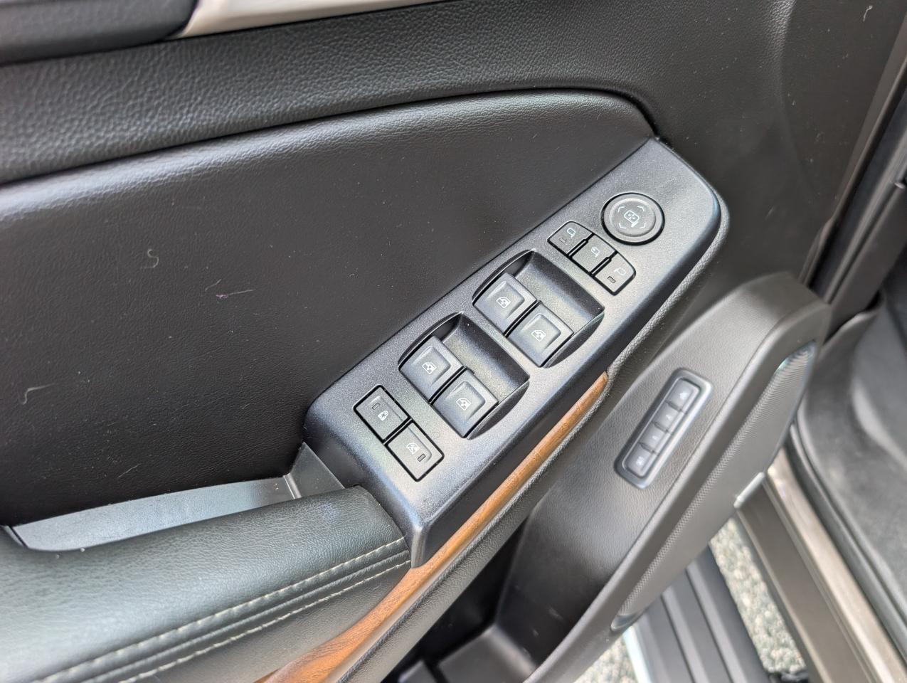 GMC Yukon XL Denali 4WD 2019