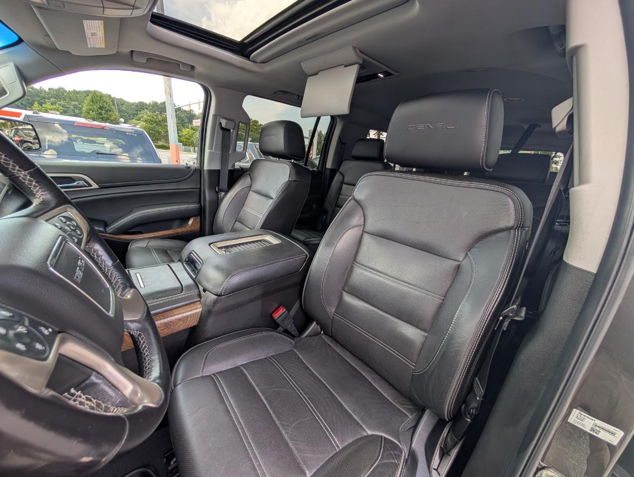 GMC Yukon XL Denali 4WD 2019