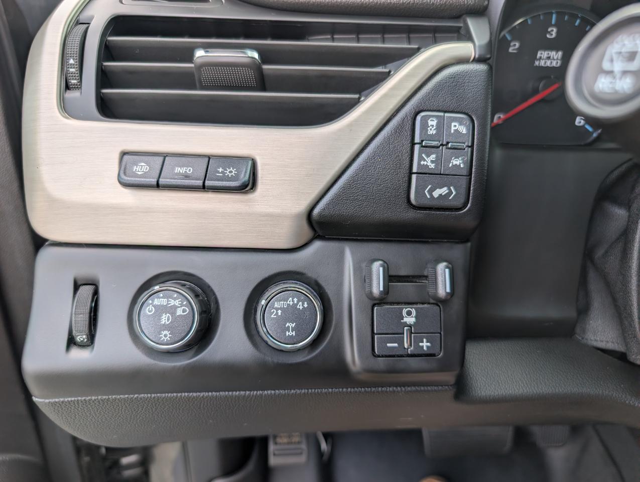 GMC Yukon XL Denali 4WD 2019