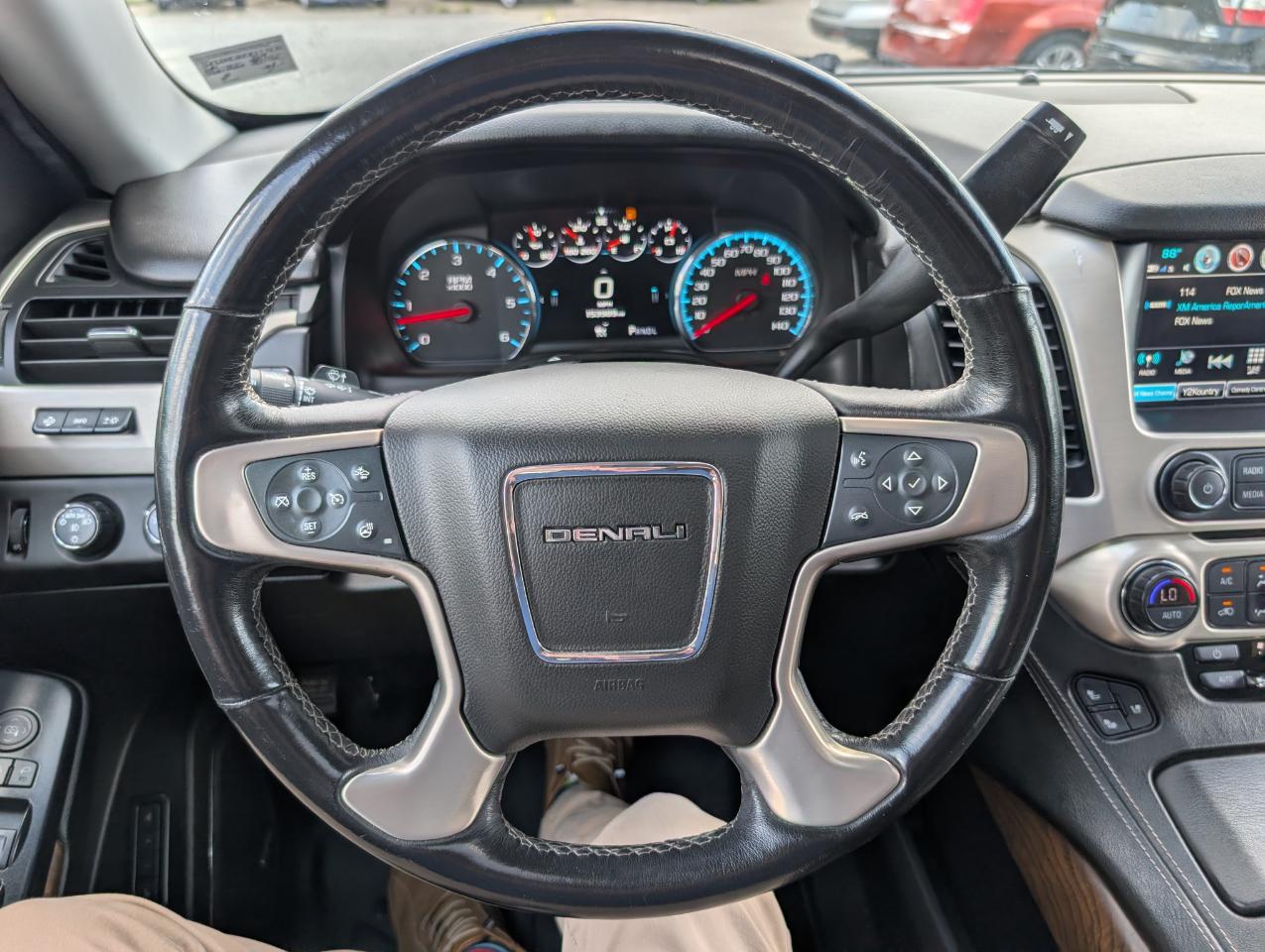 GMC Yukon XL Denali 4WD 2019