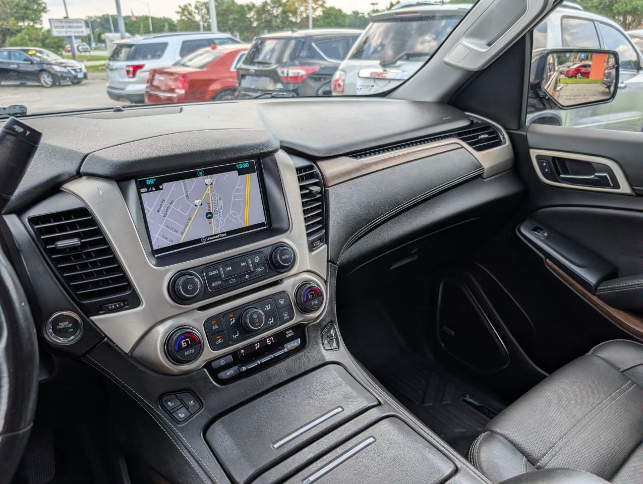 GMC Yukon XL Denali 4WD 2019