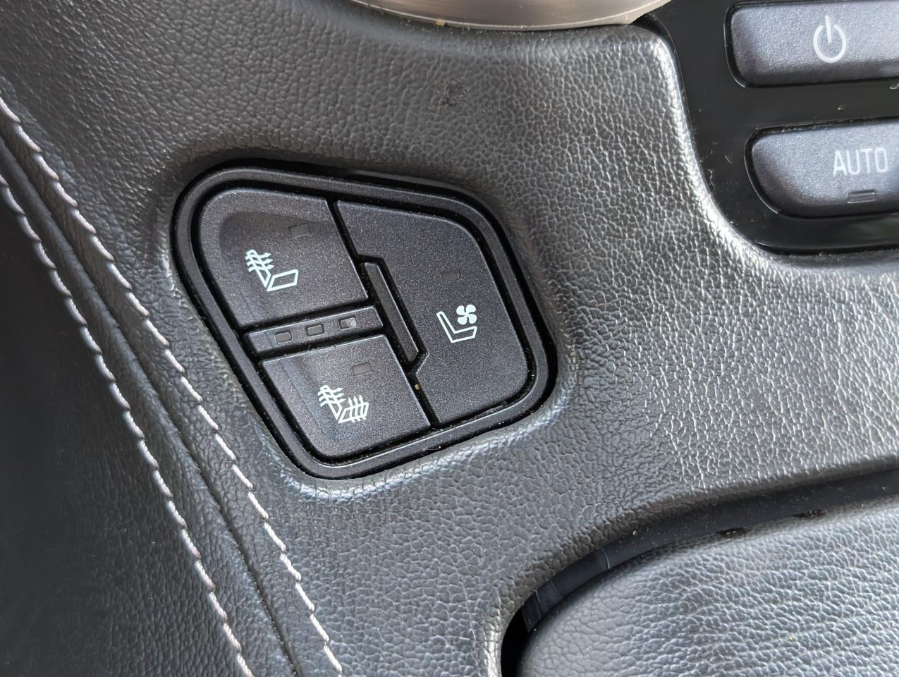 GMC Yukon XL Denali 4WD 2019