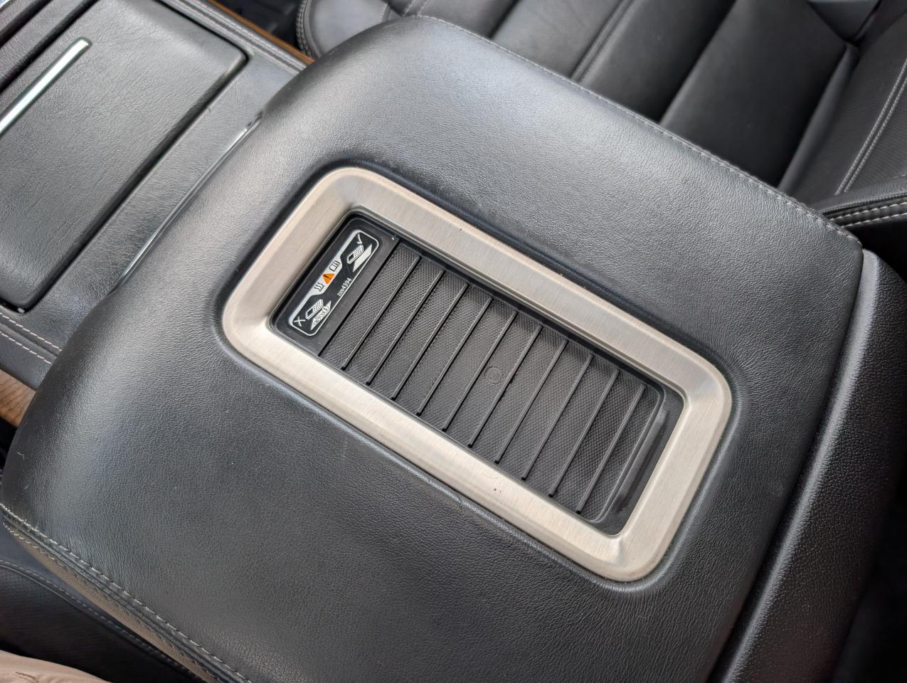 GMC Yukon XL Denali 4WD 2019