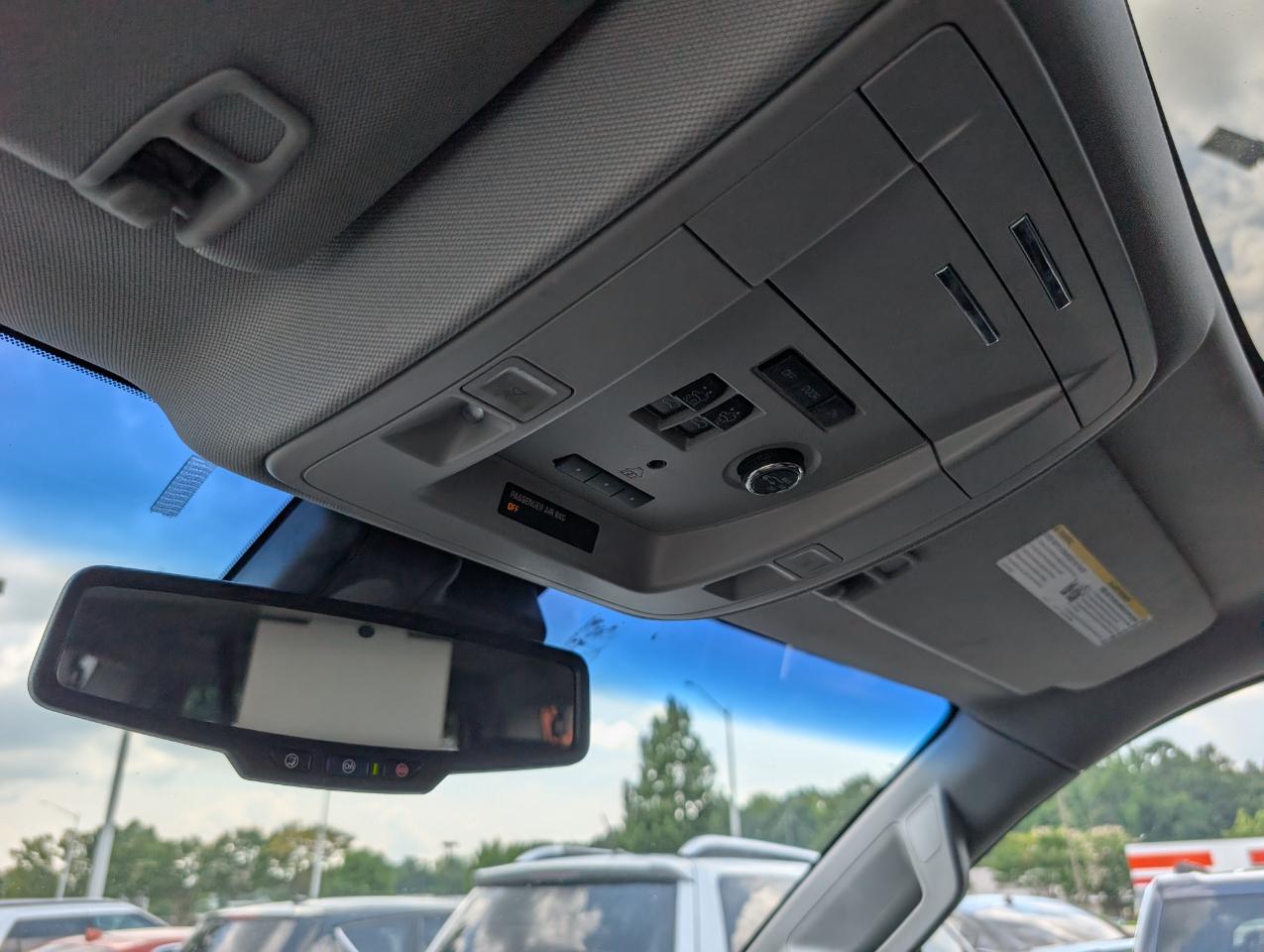 GMC Yukon XL Denali 4WD 2019