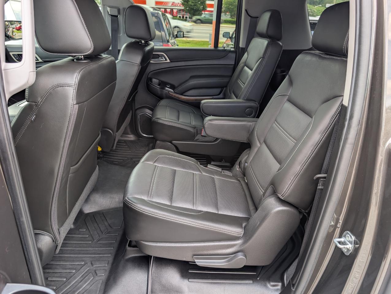 GMC Yukon XL Denali 4WD 2019