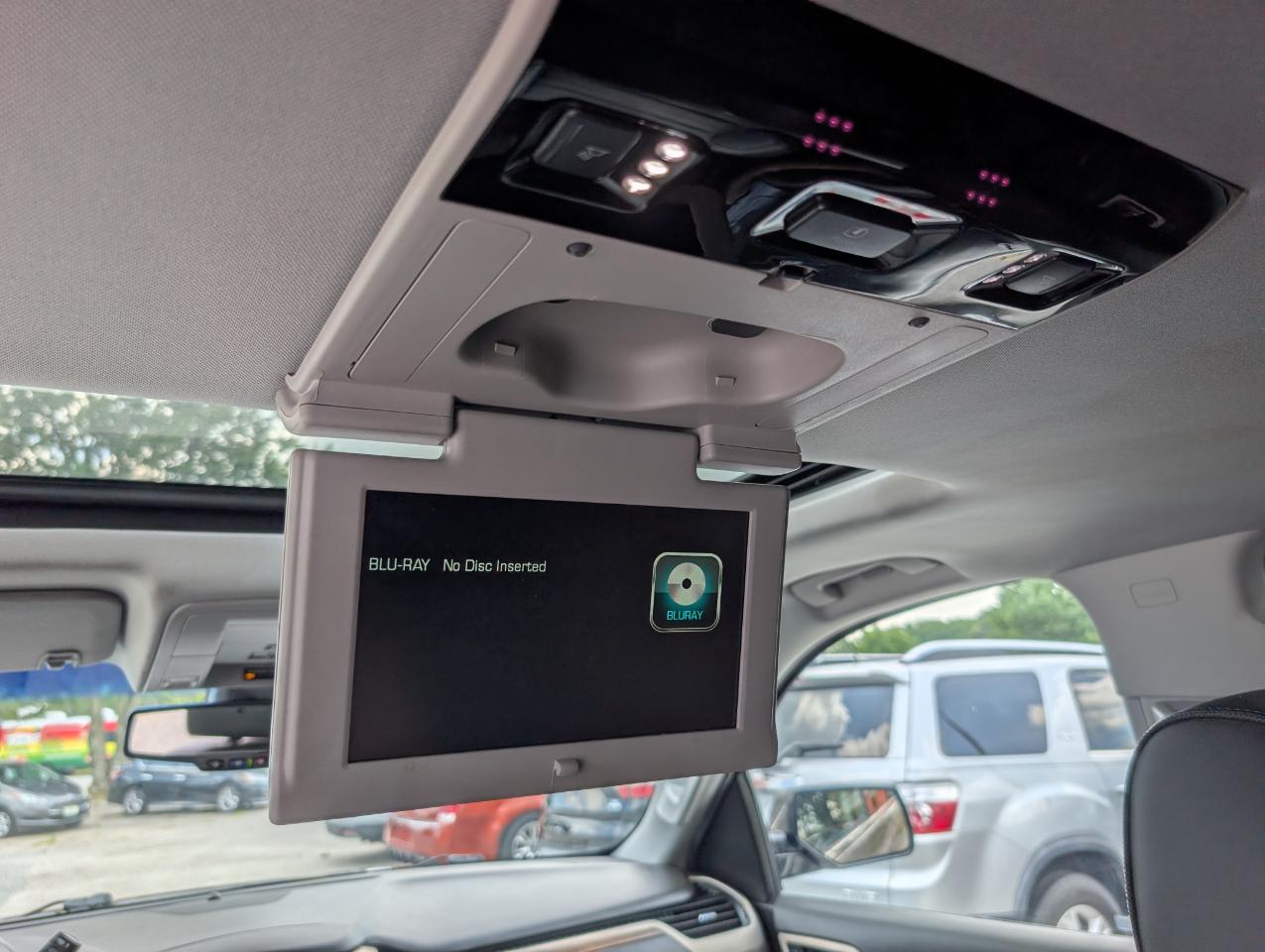 GMC Yukon XL Denali 4WD 2019