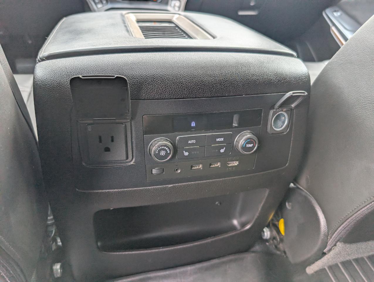 GMC Yukon XL Denali 4WD 2019