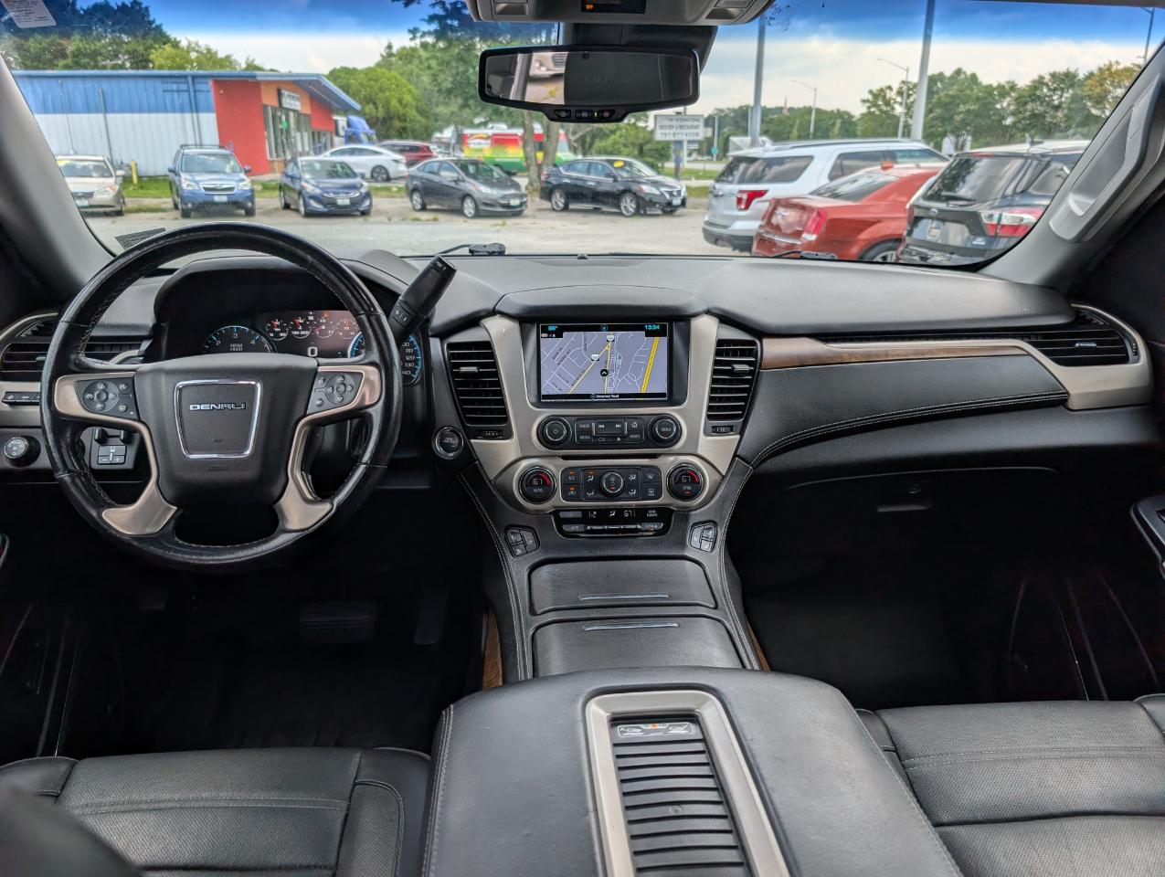 GMC Yukon XL Denali 4WD 2019