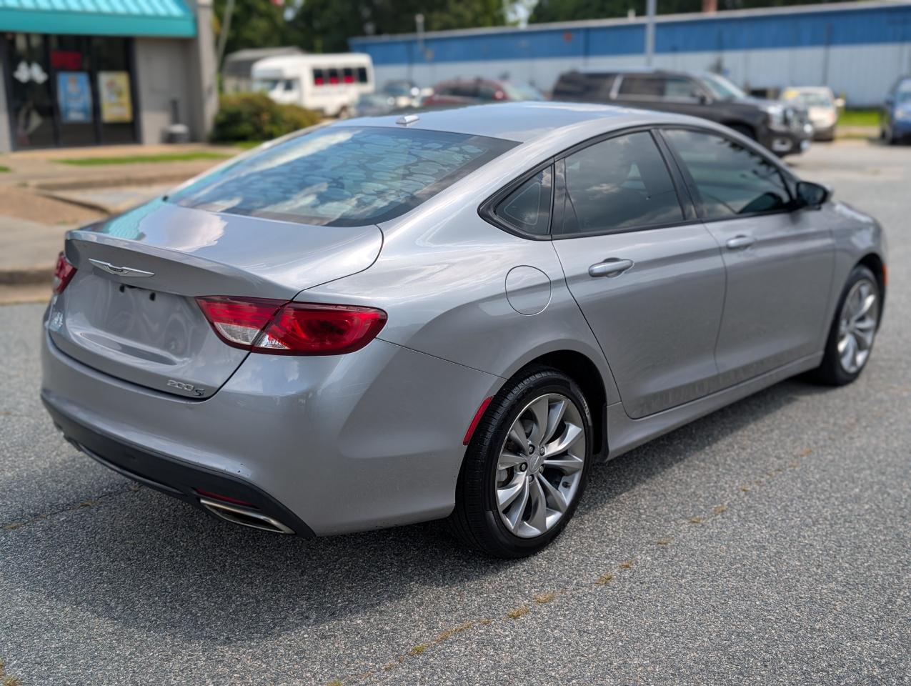 Chrysler 200  2015