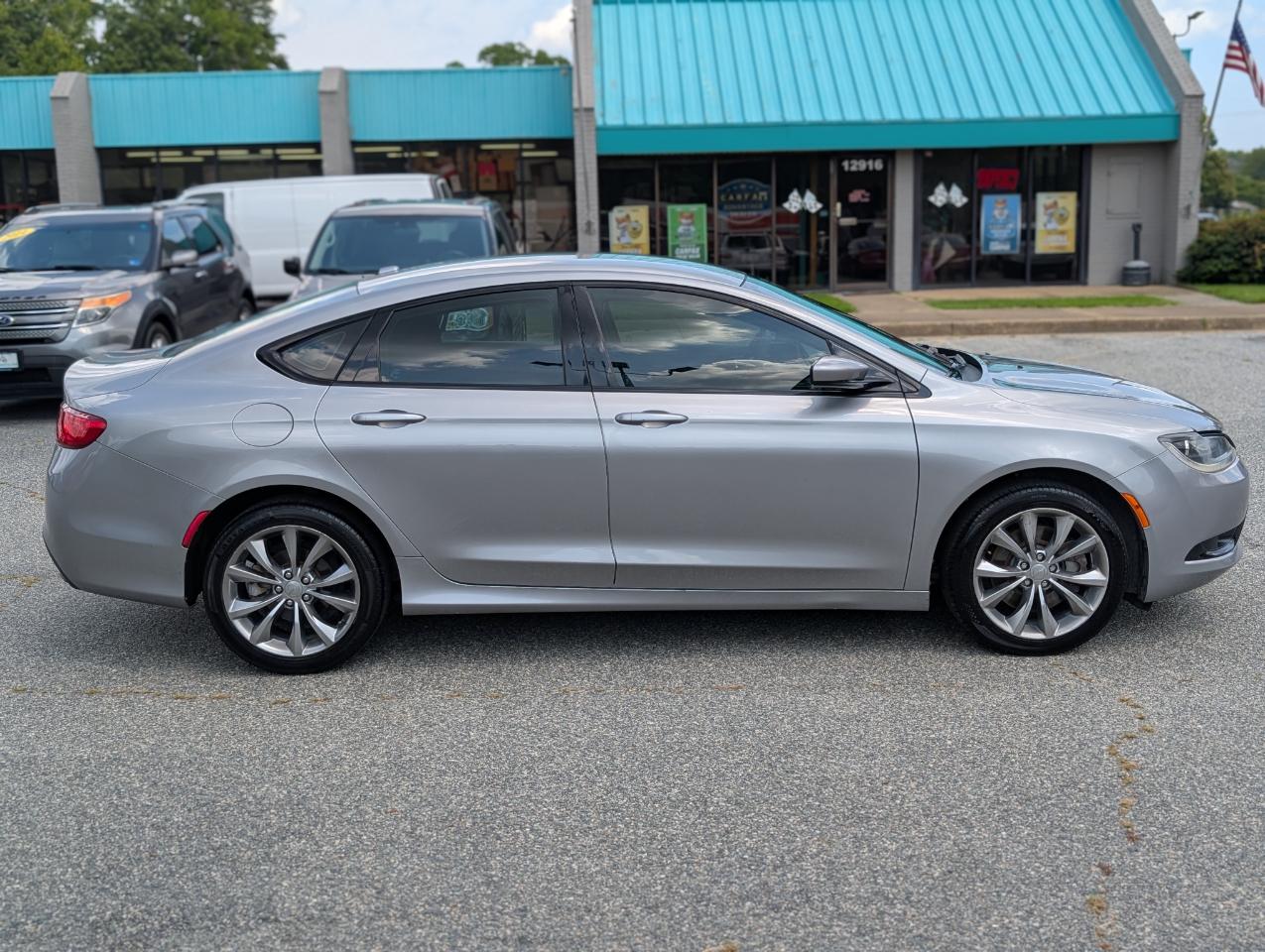 Chrysler 200  2015