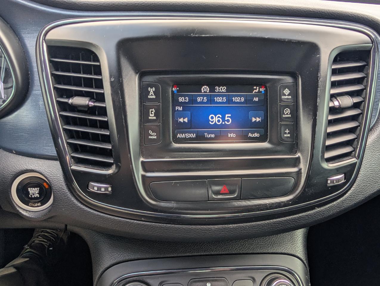Chrysler 200  2015