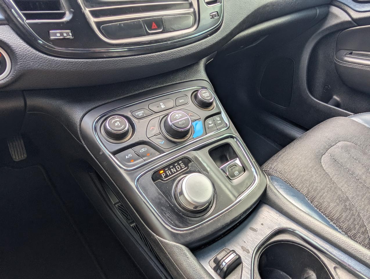 Chrysler 200  2015