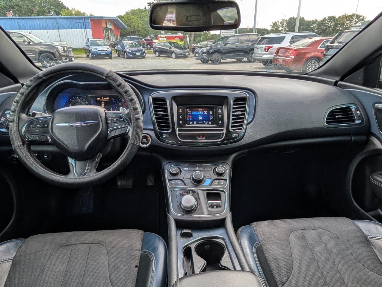 Chrysler 200  2015