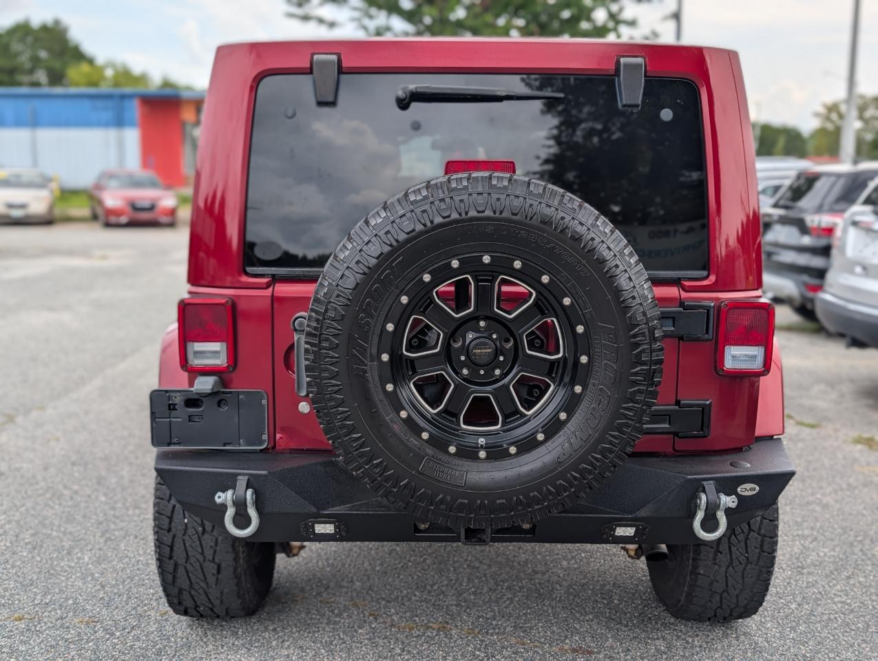 Jeep Wrangler Unlimited 4WD 4dr Sahara 2011