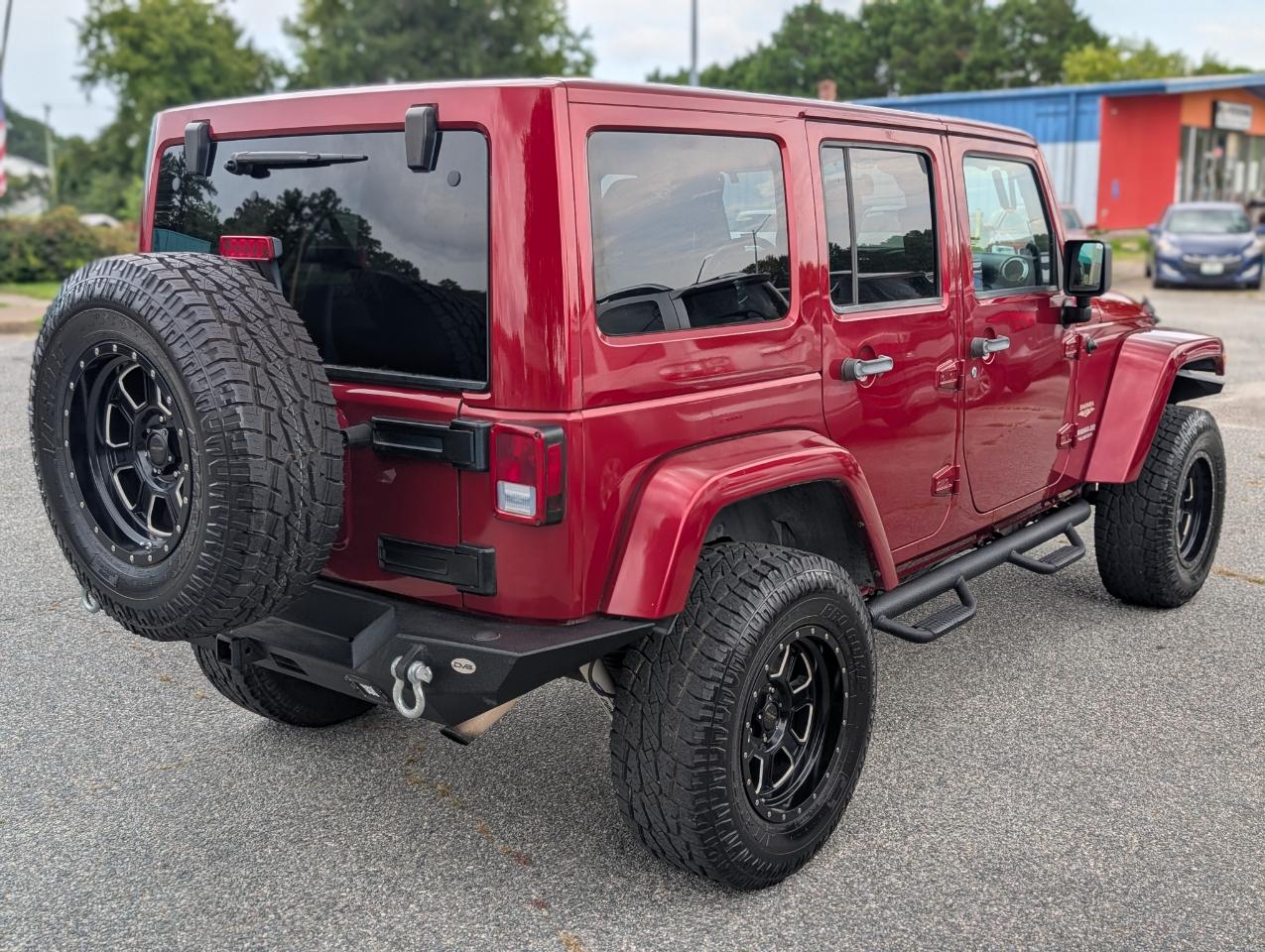 Jeep Wrangler Unlimited 4WD 4dr Sahara 2011