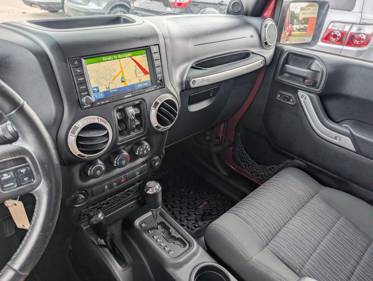 Jeep Wrangler Unlimited 4WD 4dr Sahara 2011
