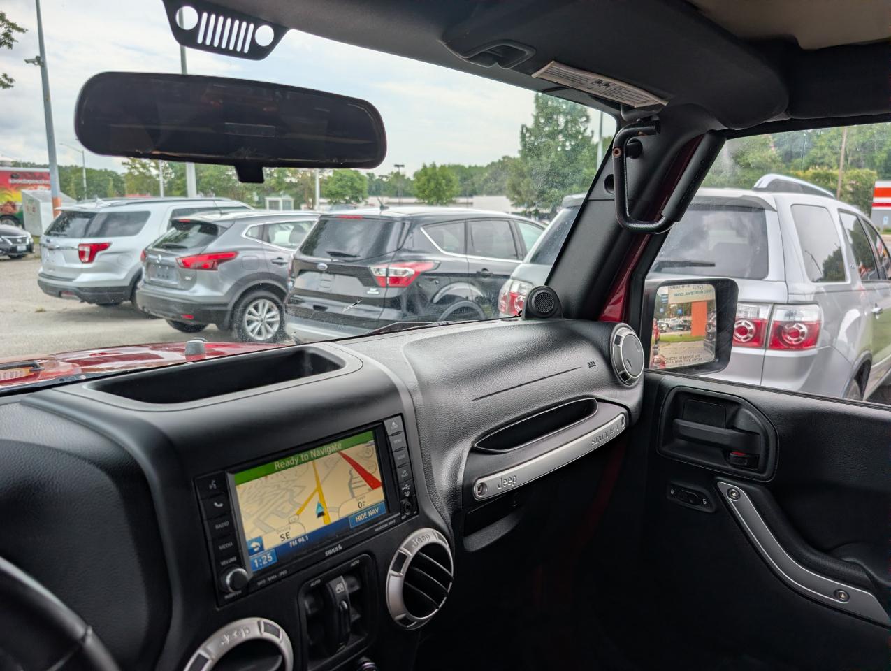 Jeep Wrangler Unlimited 4WD 4dr Sahara 2011