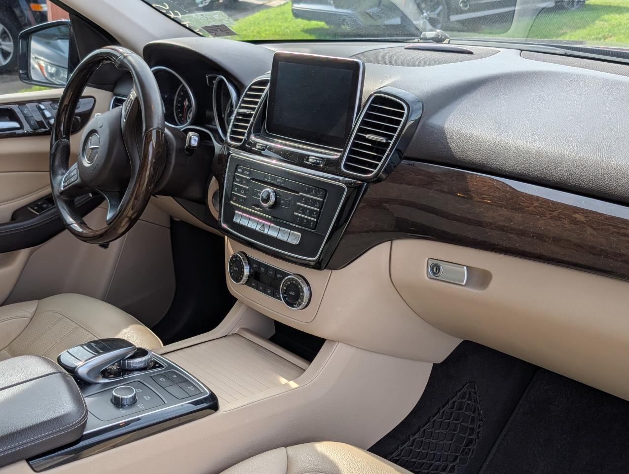 Mercedes-Benz GLE  2016