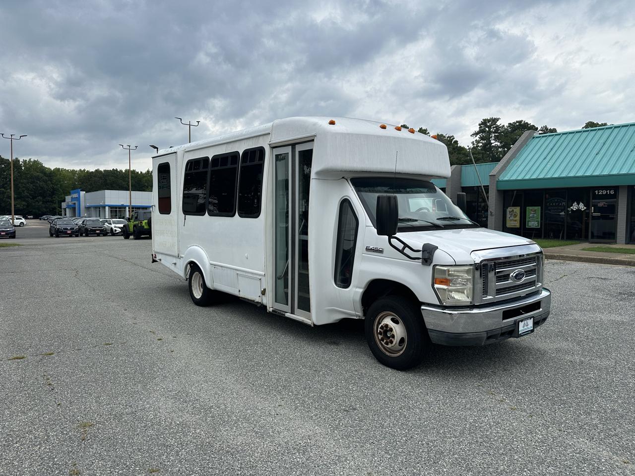Ford Econoline Commercial Cutaway E-450 Super Duty 158" DRW 2012