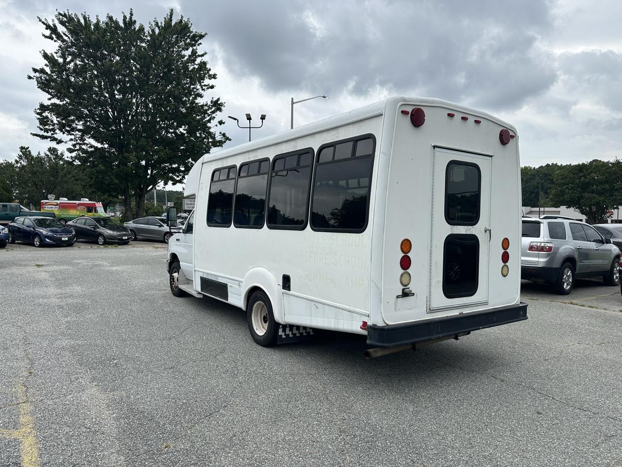 Ford Econoline Commercial Cutaway E-450 Super Duty 158" DRW 2012